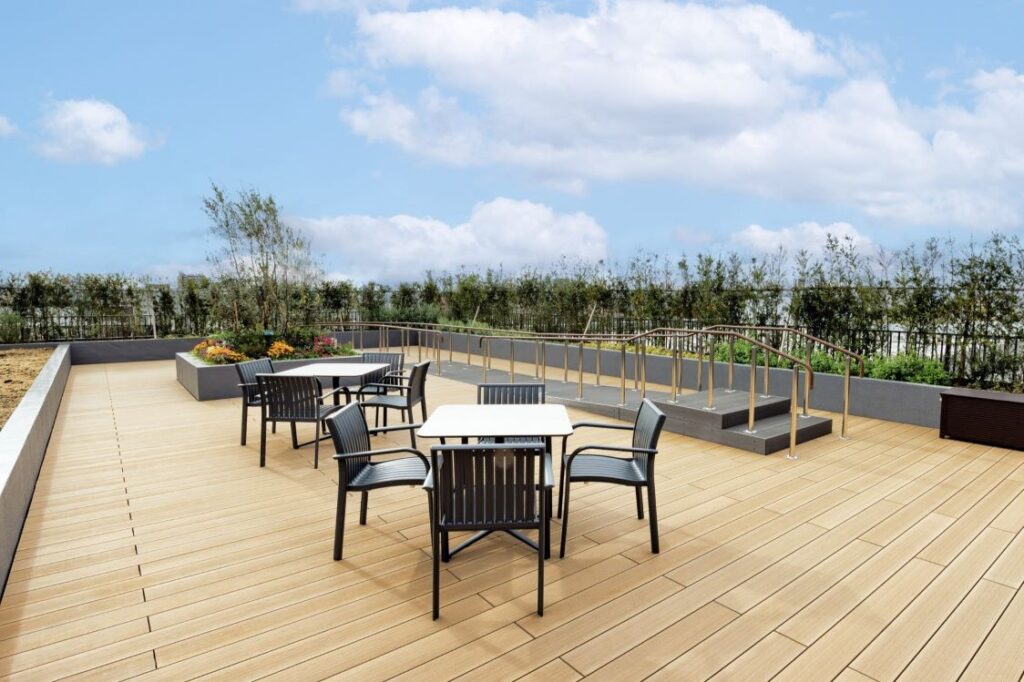 アズハイム足立六町