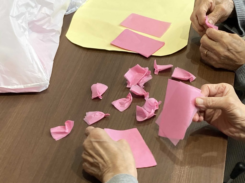 花紙で桜を作る工程