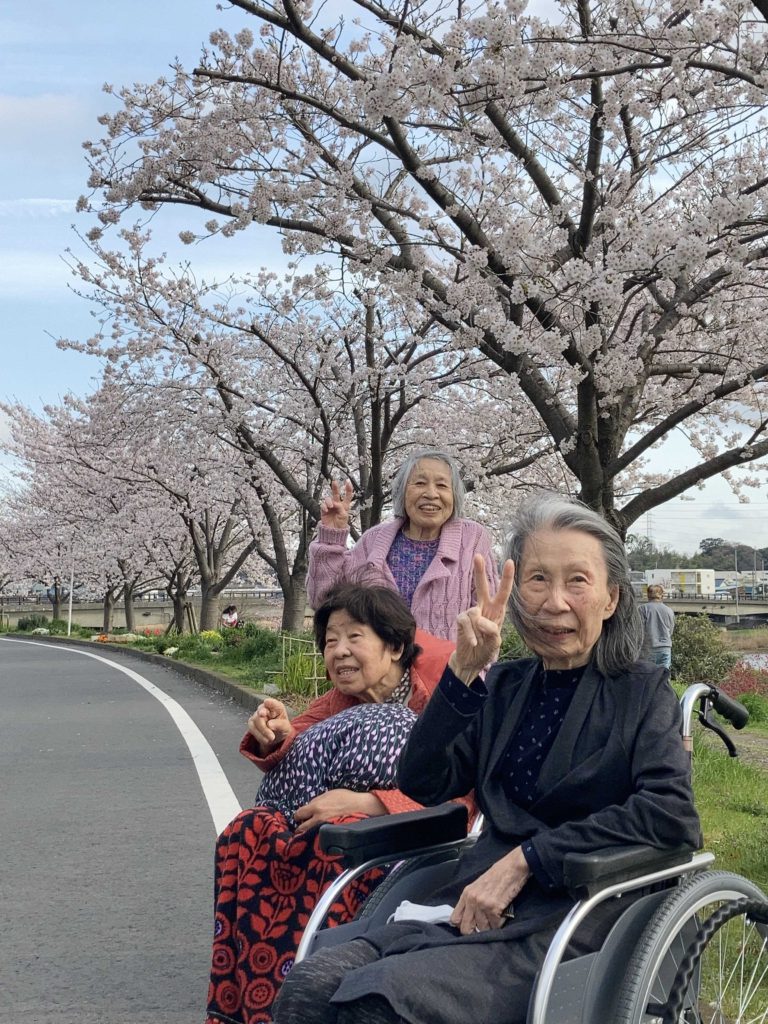 桜と3人の写真