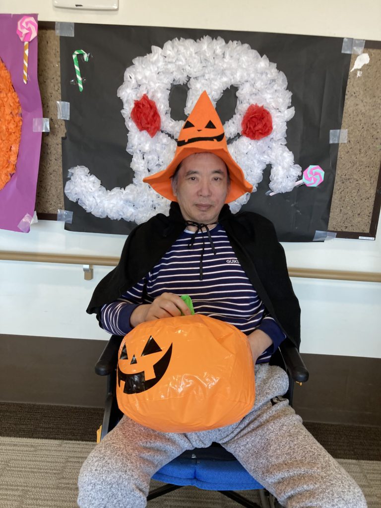かぼちゃとハロウィンの帽子で記念撮影
