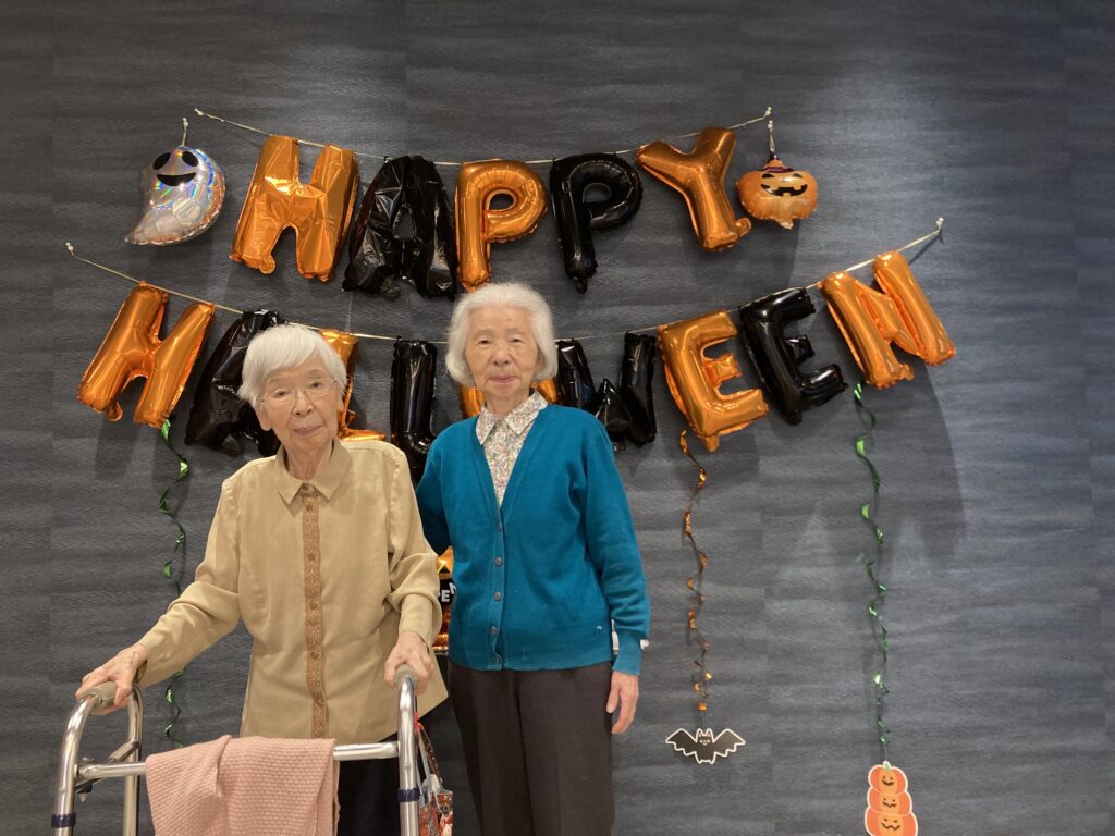 ハロウィン装飾で記念写真