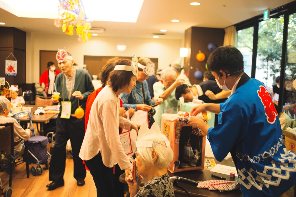 納涼祭を楽しむ様子