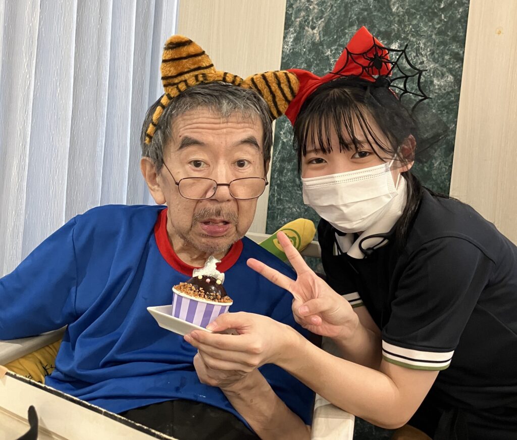ハロウィンケーキとカチューシャ