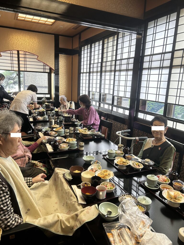 大勢でランチ