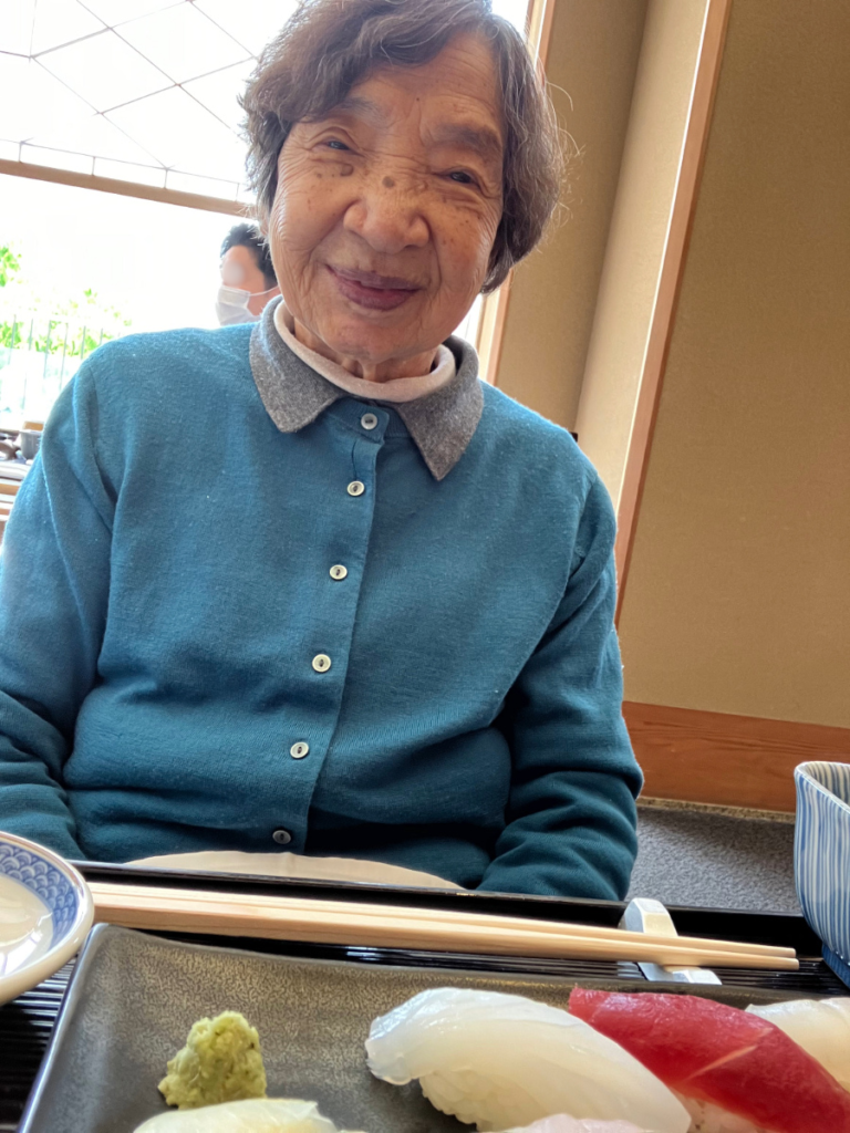 お寿司の昼食