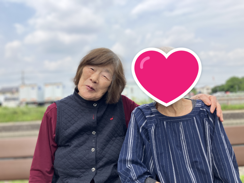 仲良しのご入居者で記念撮影