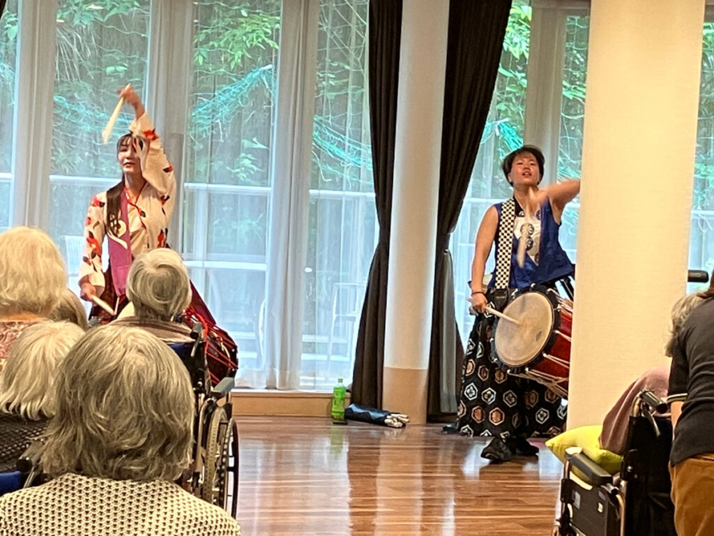 迫力のある和太鼓演奏