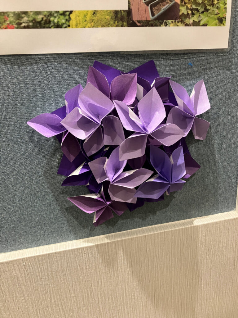 折り紙で作ったあじさいの作品