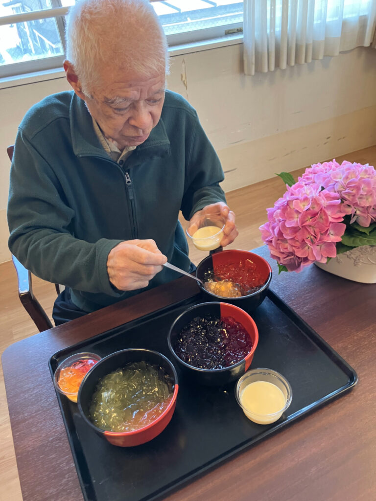 紫陽花ゼリー作りの様子