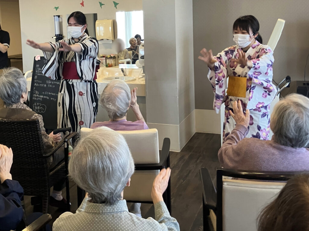 七夕イベントで盆踊り