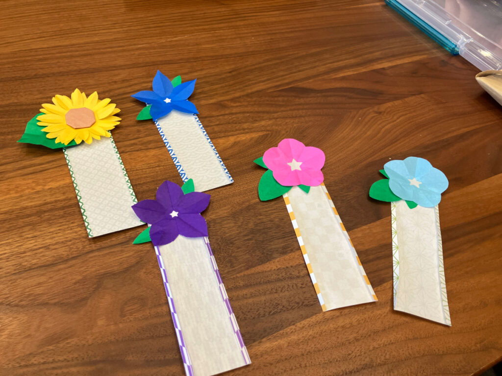 ご入居者手作りの短冊
