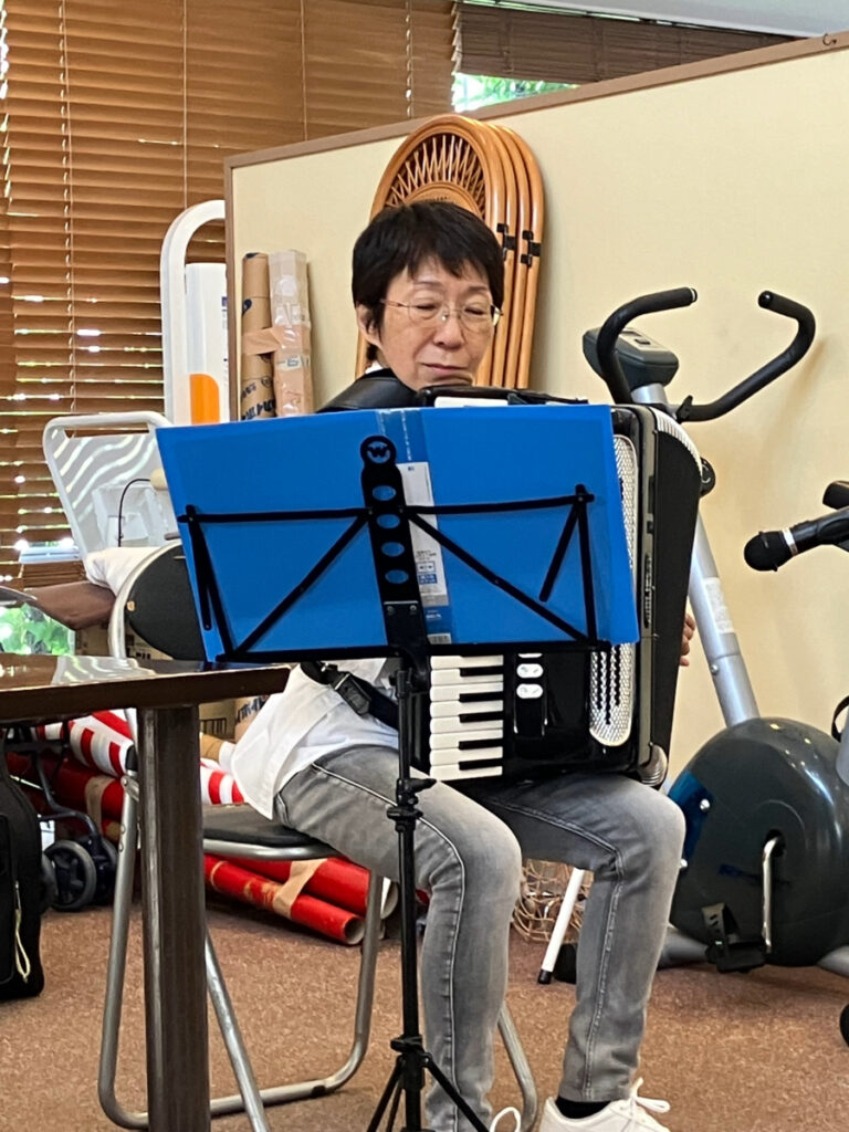 アコーディオン演奏者