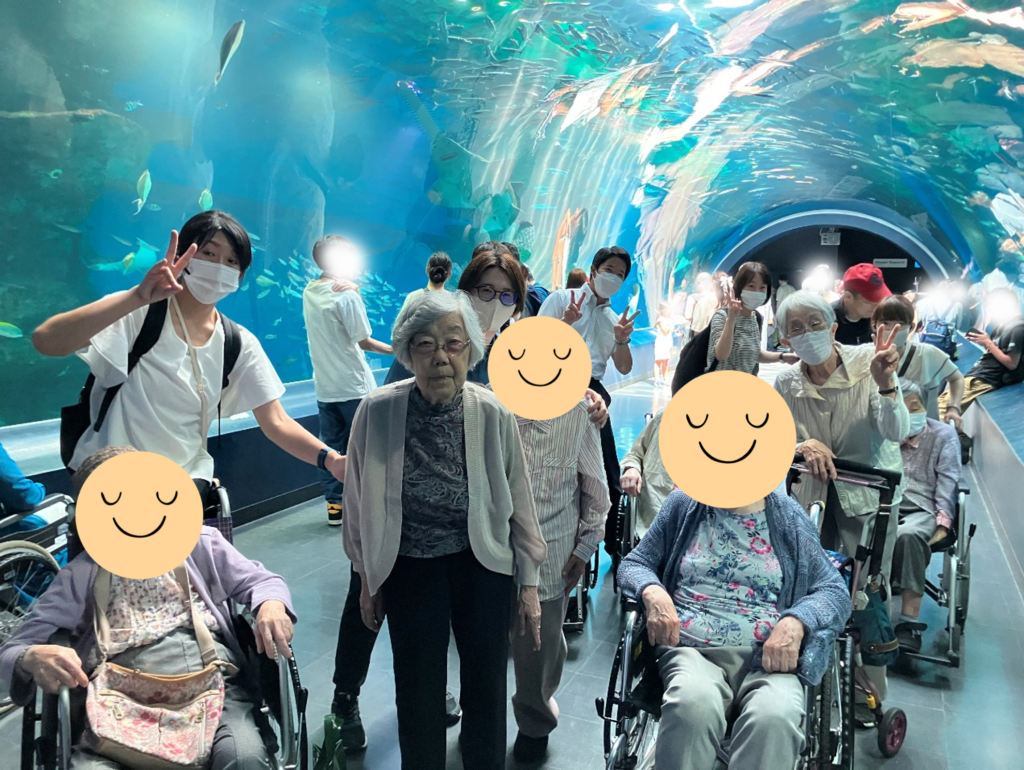 水族館を楽しむ皆様