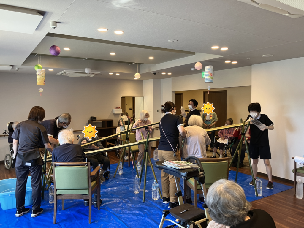 本格的な竹を使った流しそうめんレクリエーション