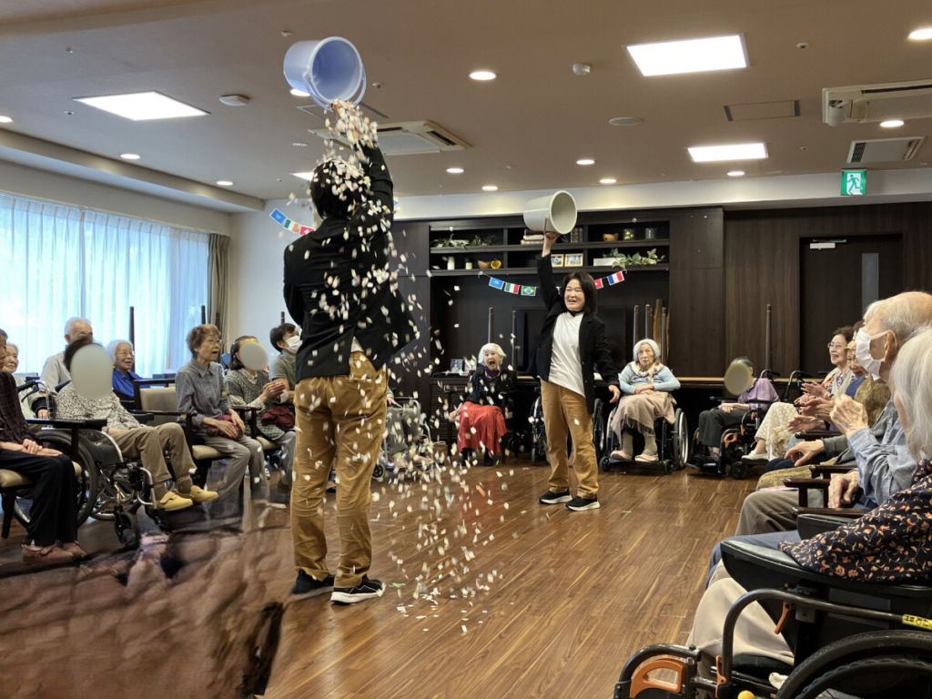 納涼祭　ヒゲダンスで大盛り上がり