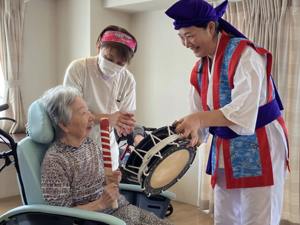 沖縄伝統芸能「エイサー」鑑賞