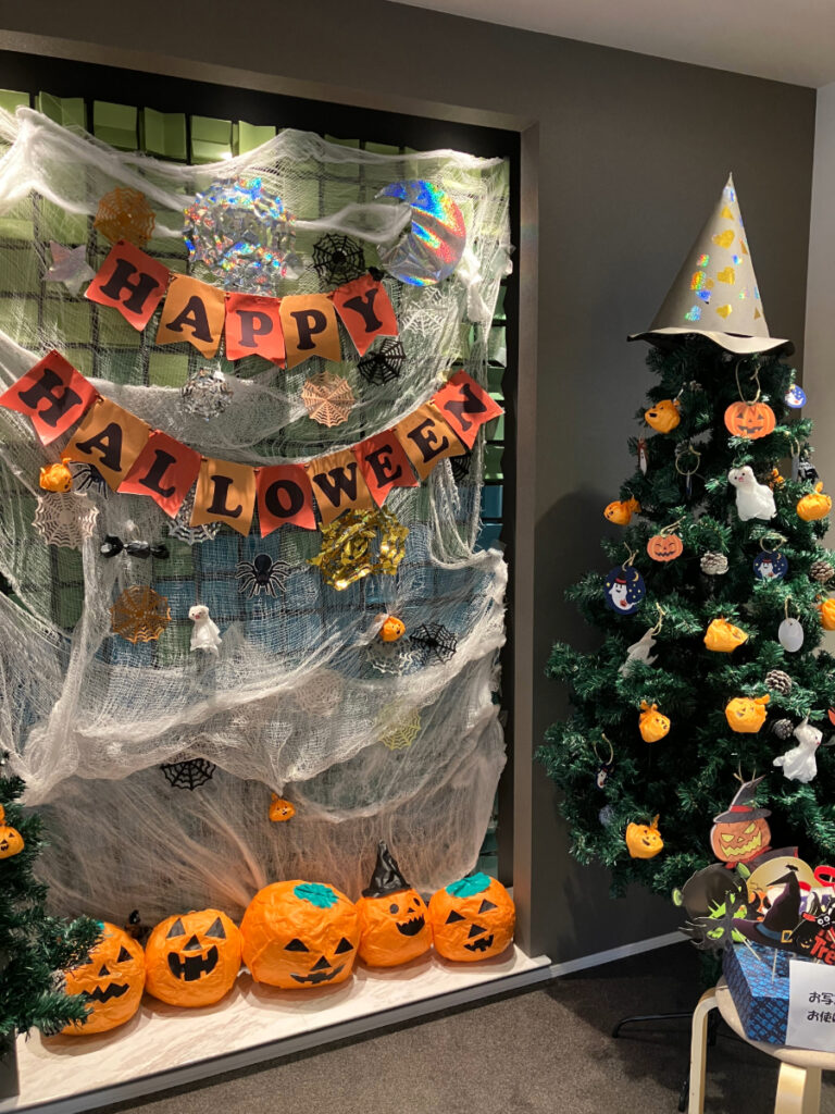 ホームのハロウィン飾りつけ