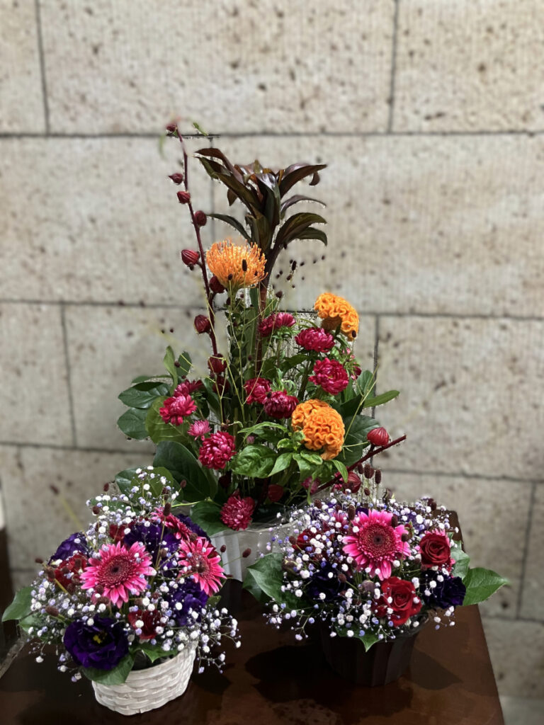 完成したフラワーアレンジメント