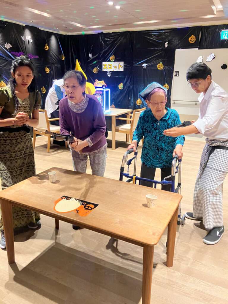 射的を楽しむご入居者