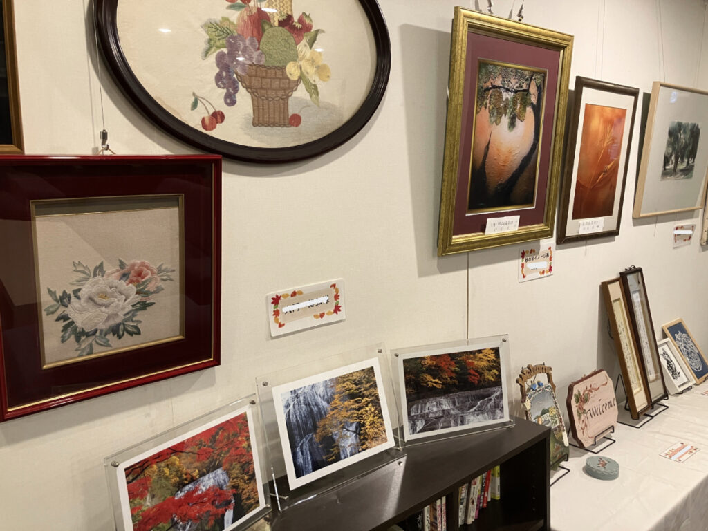 文化祭 写真、油絵展示