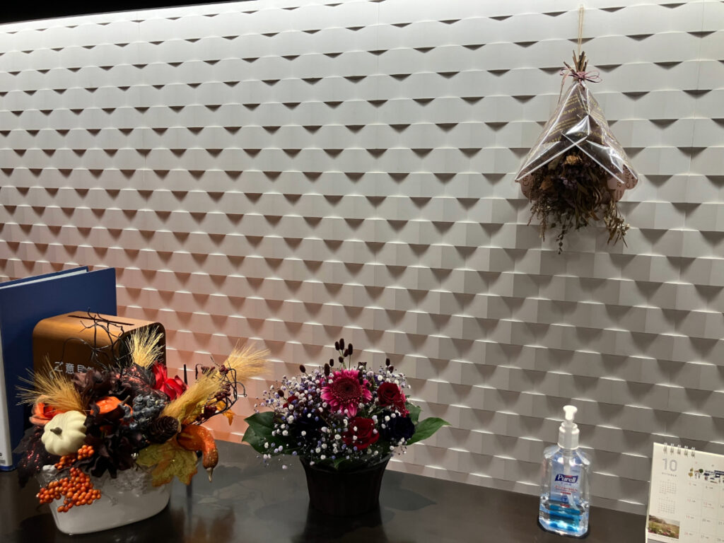 完成したフラワーアレンジメント