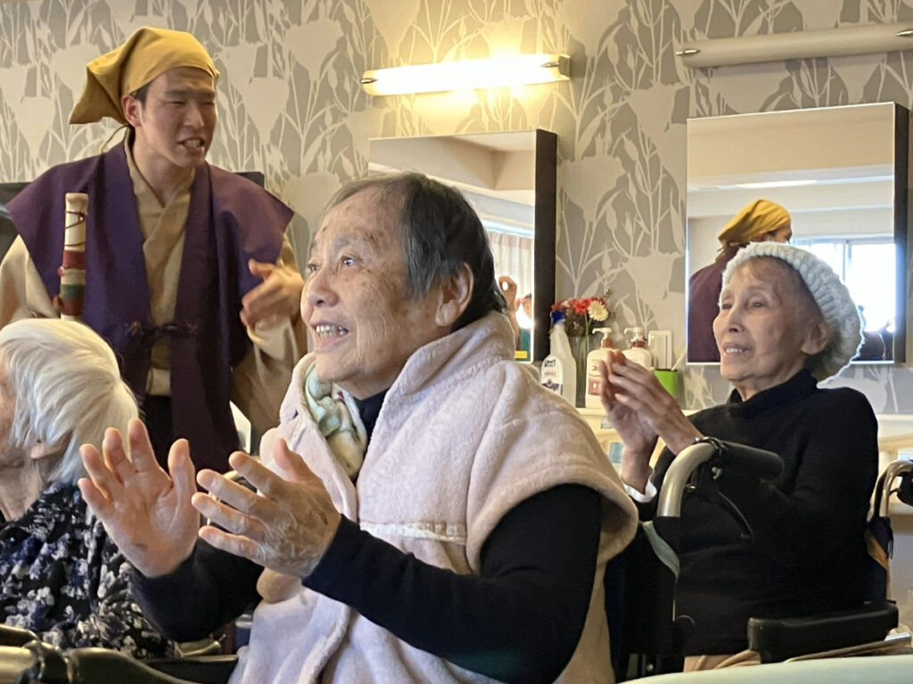 素晴らしい演技に拍手喝采