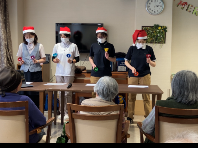 クリスマス会 ハンドベル演奏