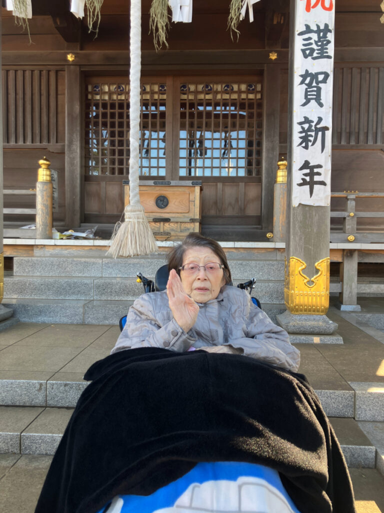 初詣でお参りの様子