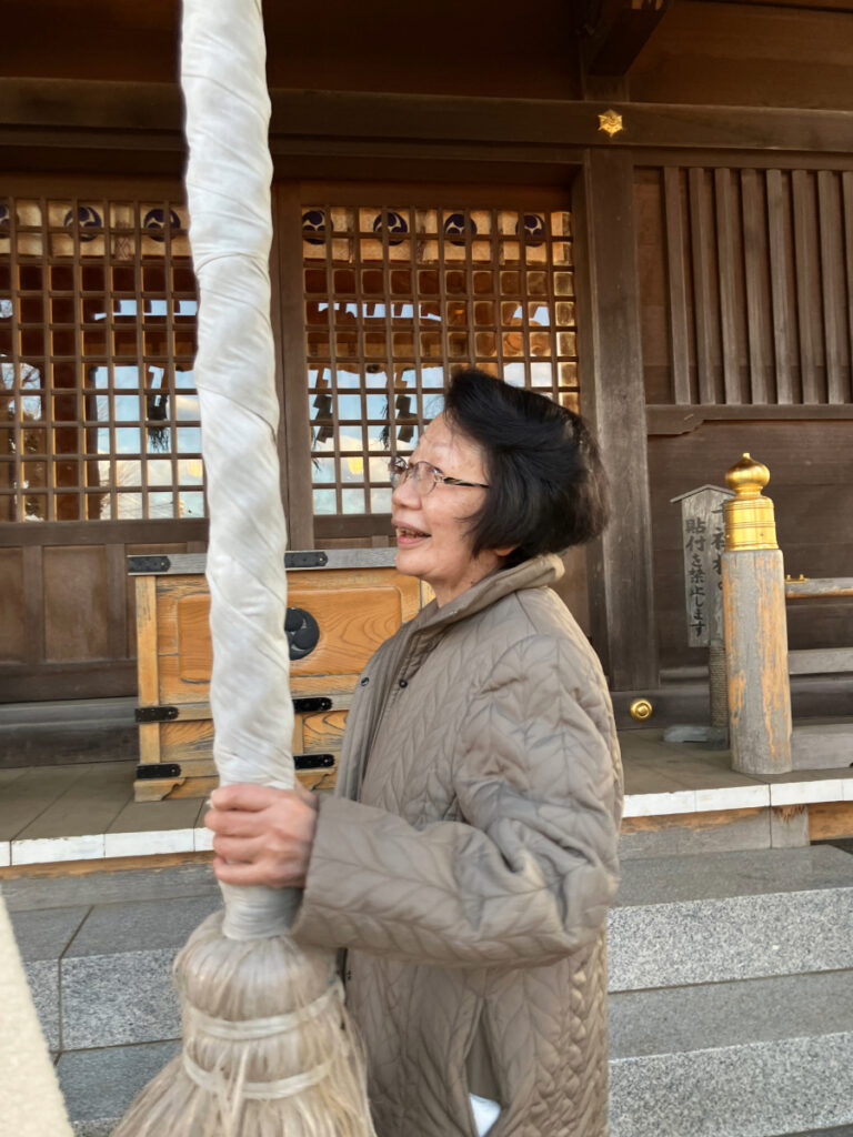 初詣でお参りの様子