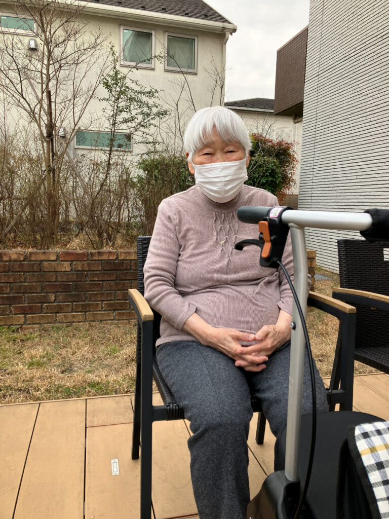 おしゃべりタイムを楽しむご入居者