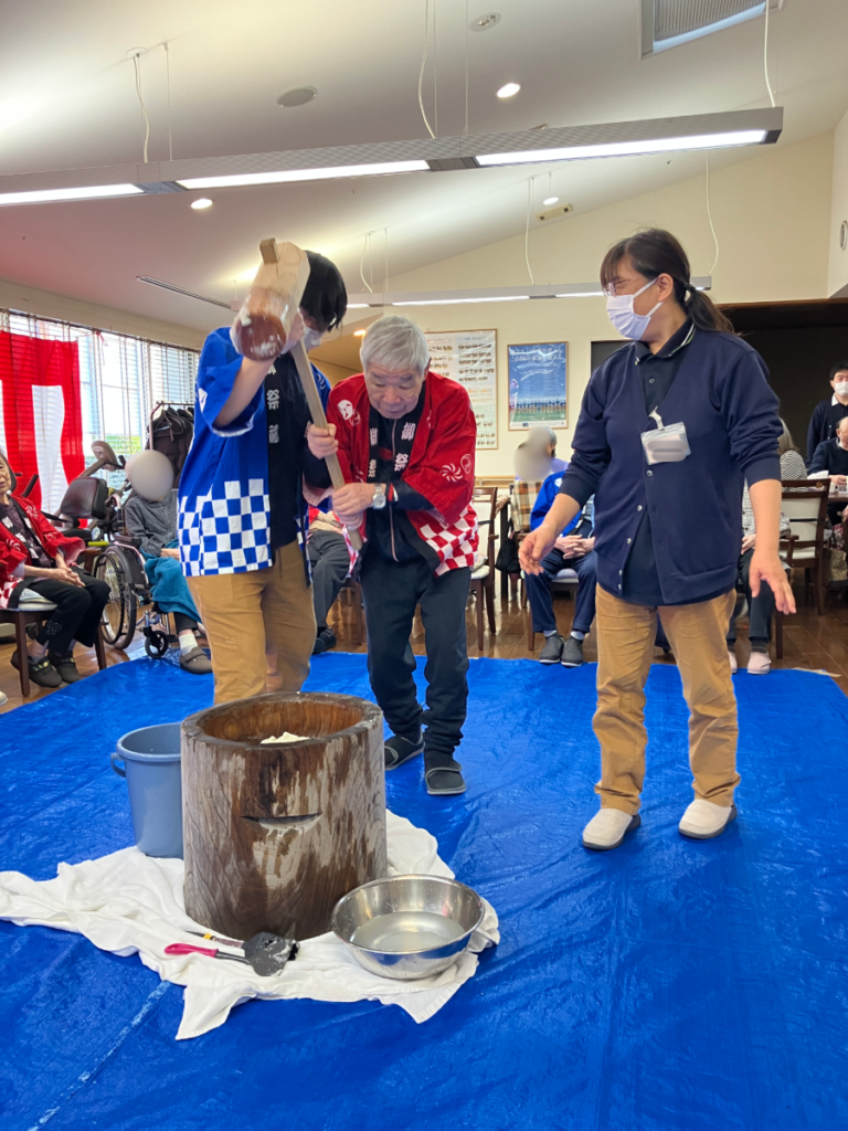 餅つき大会の様子
