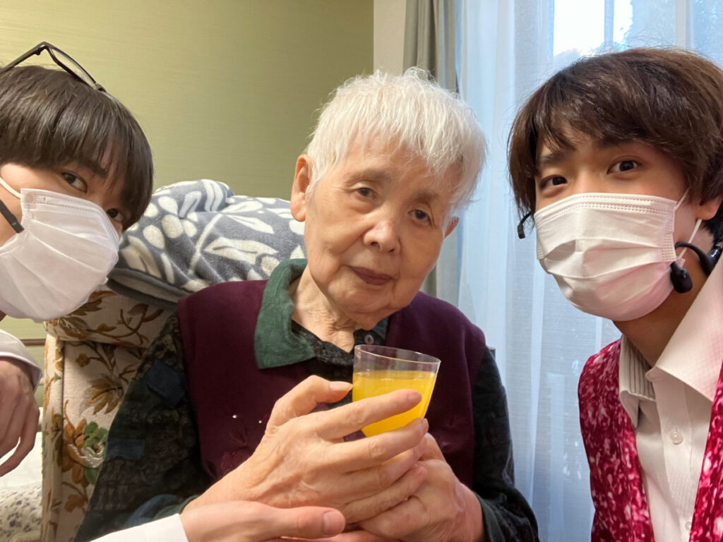 ホワイトデースタッフと記念撮影