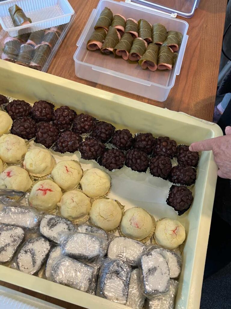 豊富な和菓子の商品がズラリ