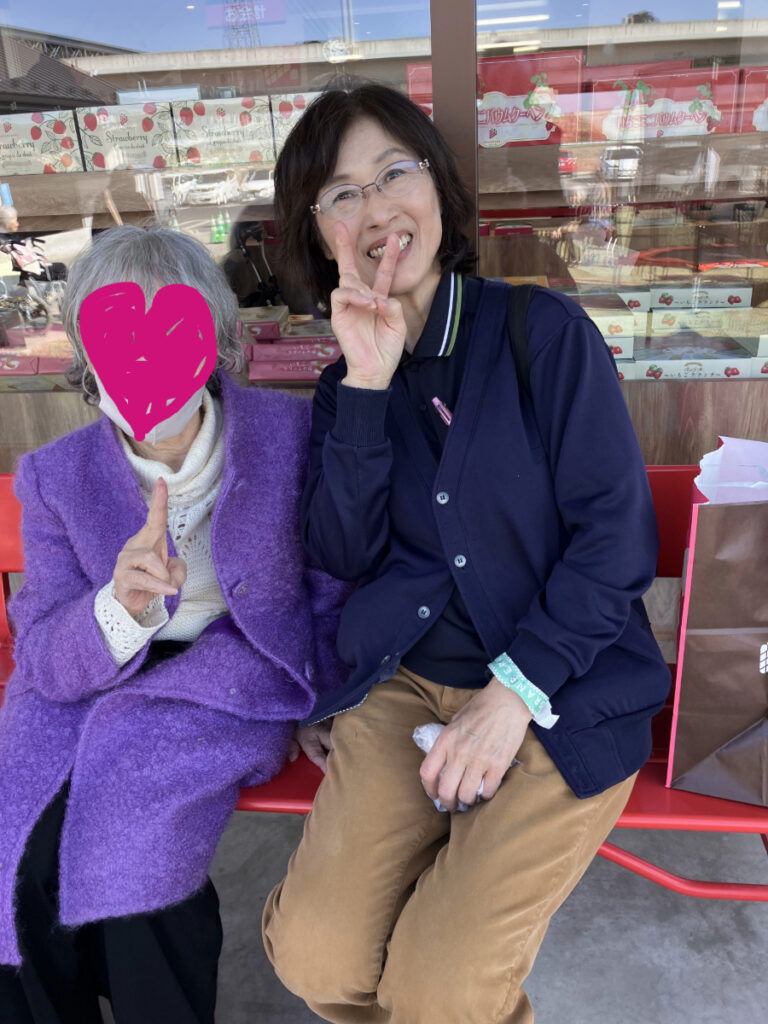 スタッフと記念撮影