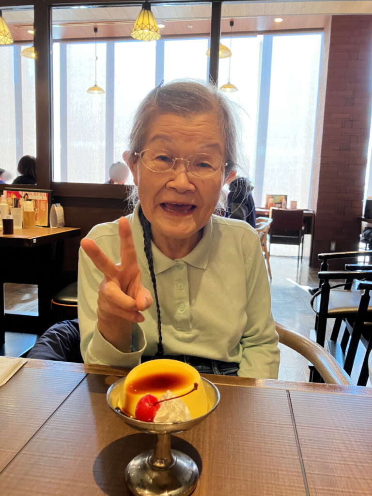 プリンとご入居者