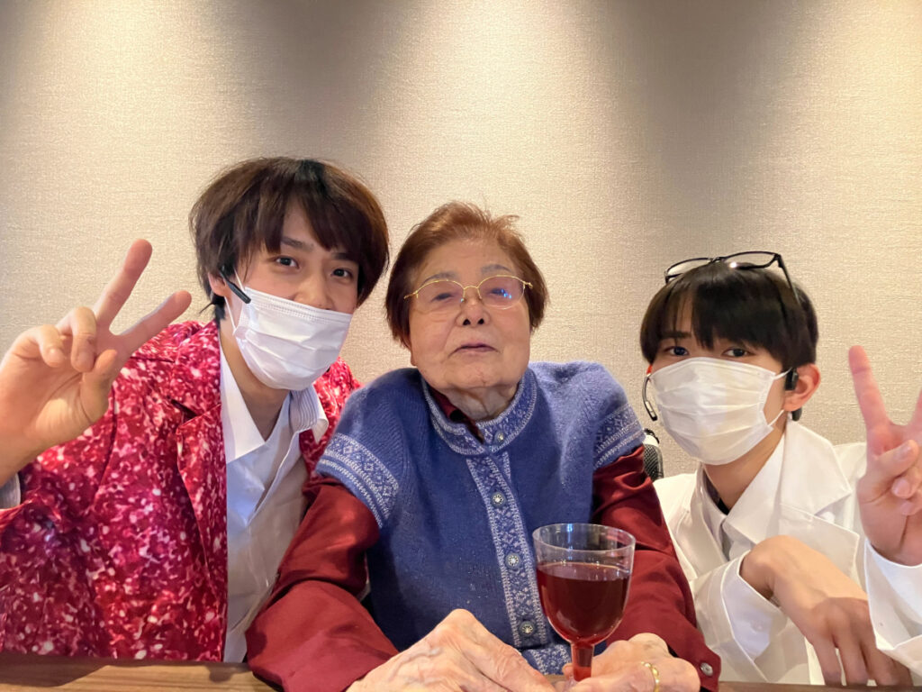 ホワイトデースタッフと記念撮影