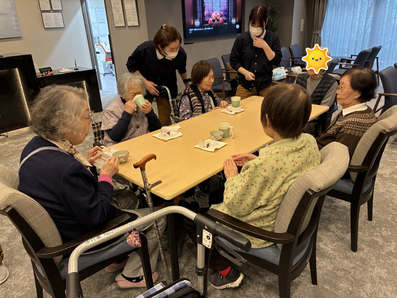 和菓子と桜茶でおひなまつり
