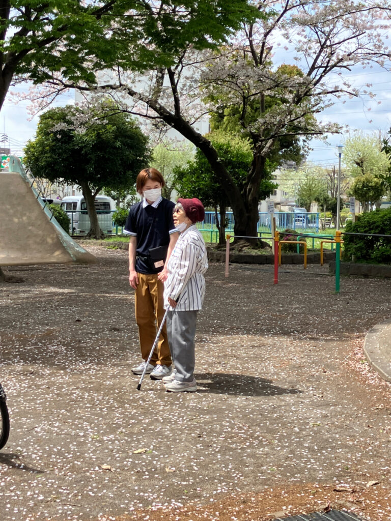 お話をしながらお花見