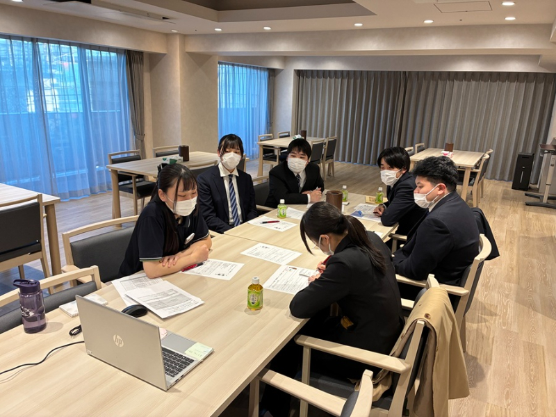 新卒スタッフ研修の様子