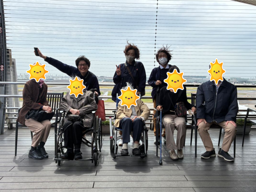 羽田空港にて集合写真