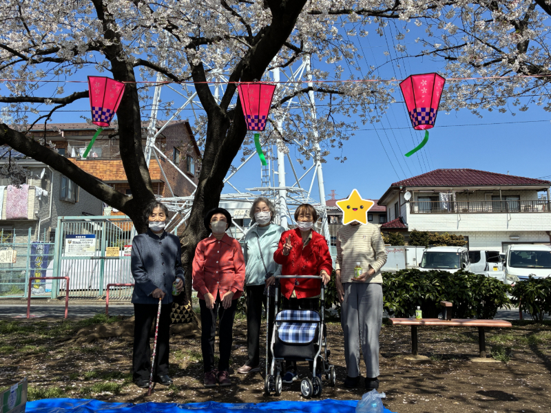 青空のもとお花見外出