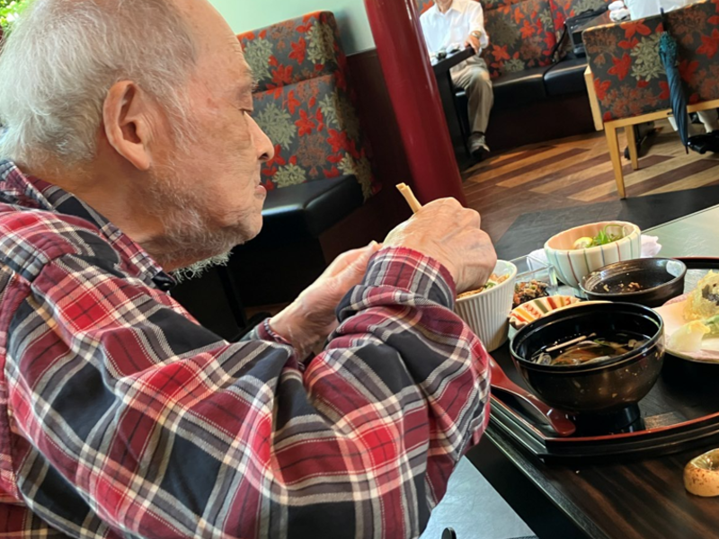 懐石ランチを楽しむご入居者