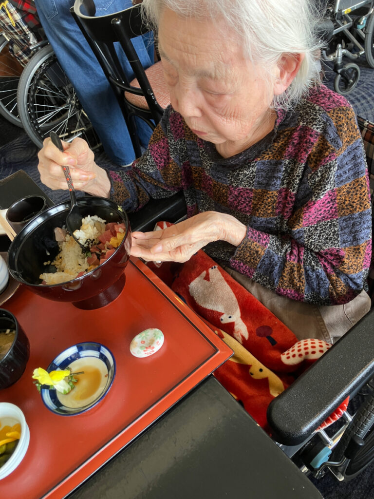 海鮮丼のランチタイム