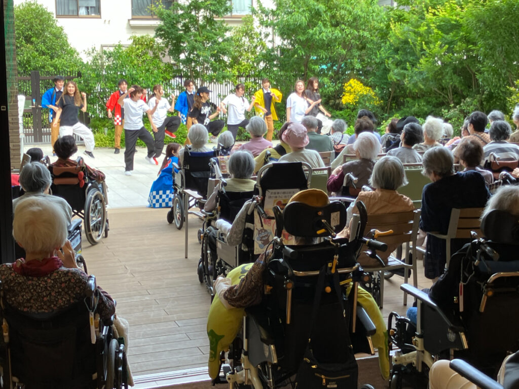 4周年記念祭 新卒スタッフ出し物