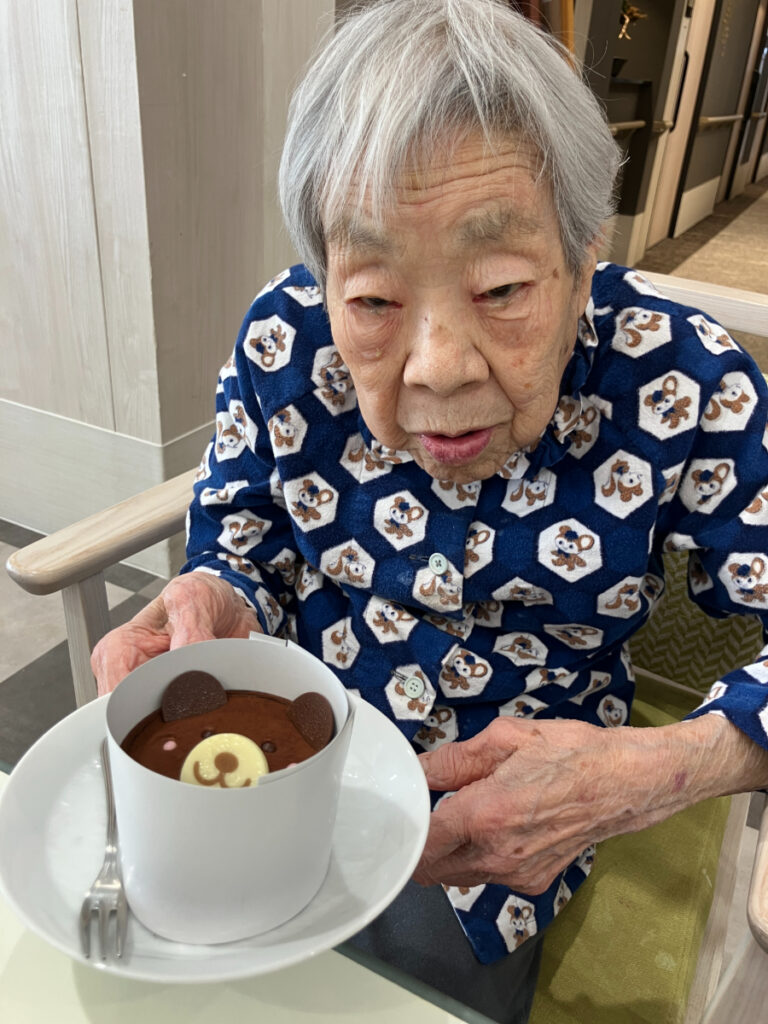 母の日イベントでケーキのプレゼント