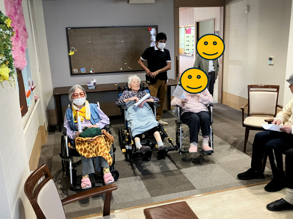 演奏会に参加されるご入居者の皆さま