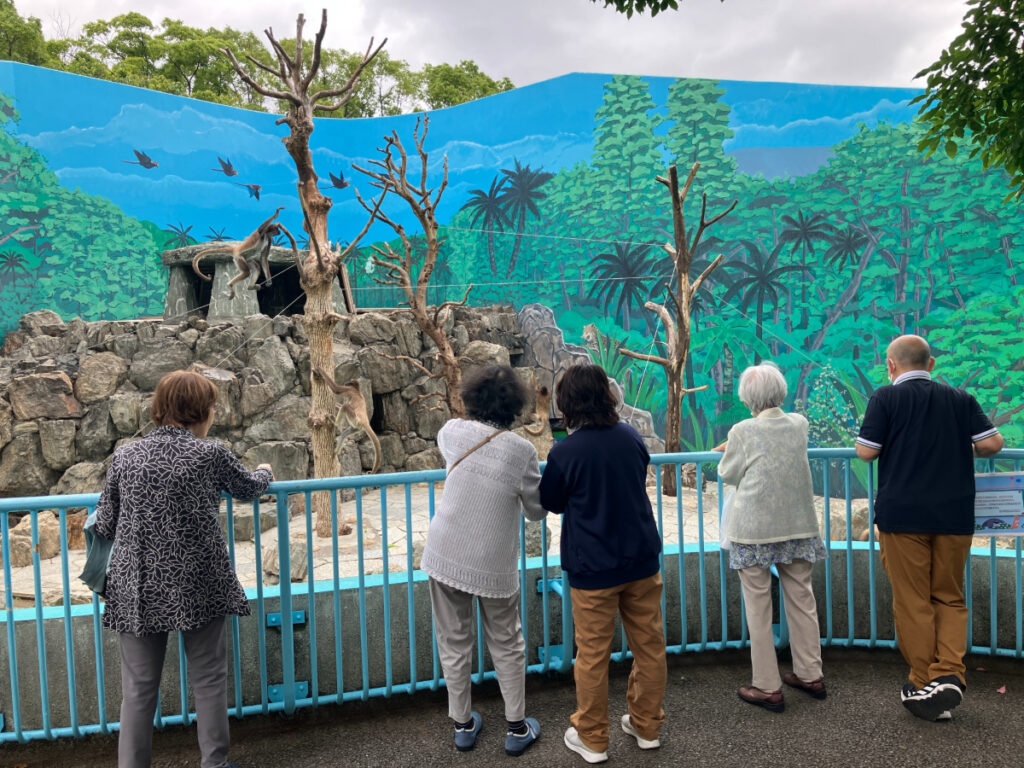 探検隊で動物園へ