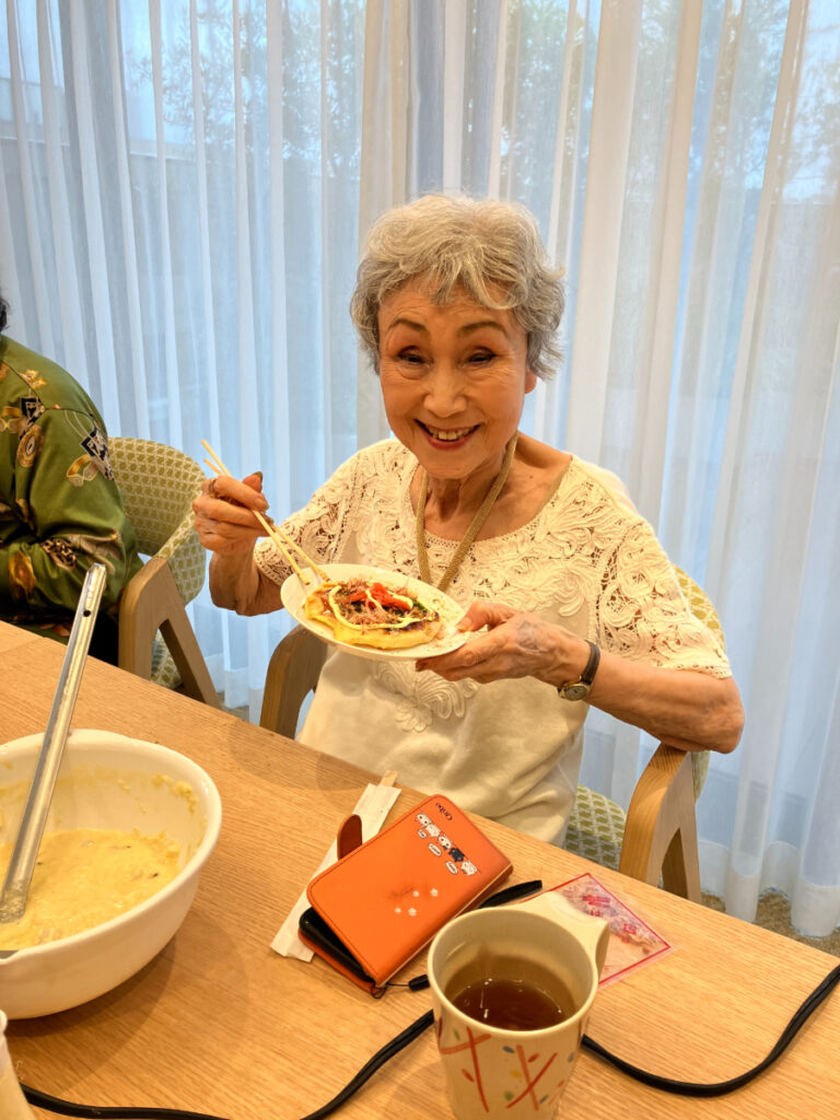 友人とお好み焼き作り