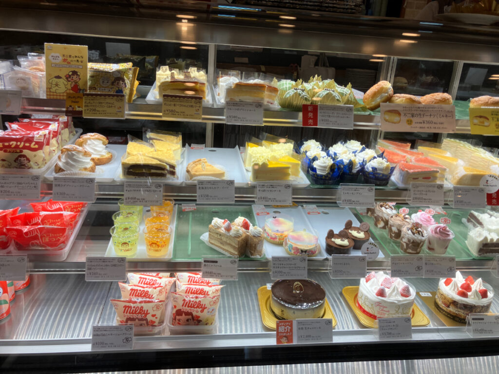 不二家店内のショーケース