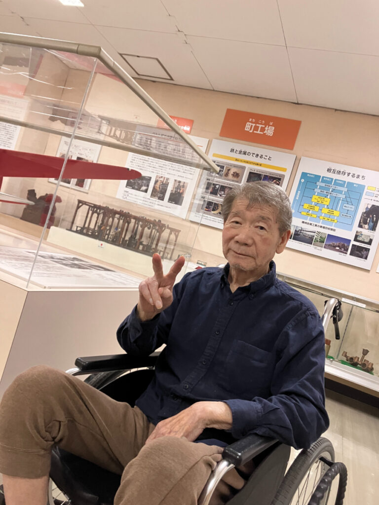 博物館で笑顔のご入居者